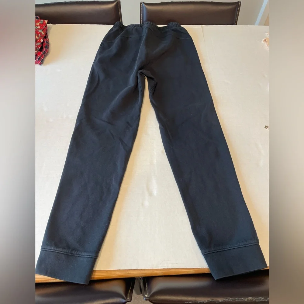 Old Navy Boys Joggers - Picture 2 of 3